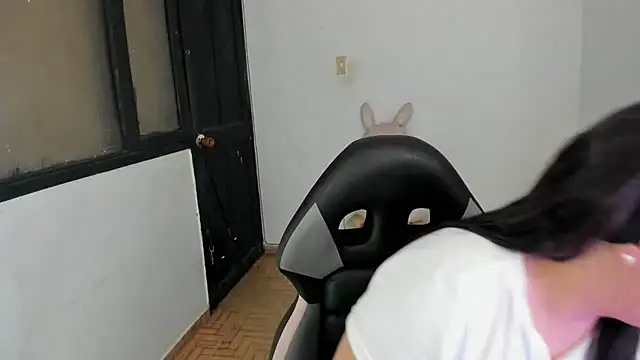 Snapshot of smile_sweetpao chatting on 11/12/25, 01:00 smile sweetpao online show from 11/12/25, 01:00