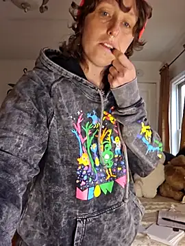 Snapshot of mossy_kiss chatting on 11/21/25, 04:49 mossy kiss online show from 11/21/25, 04:49