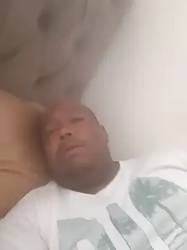 Snapshot of paulpovb chatting on 03/20/25, 09:48 paulpovb online show from 03/20/25, 09:48