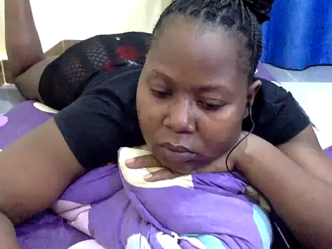 Snapshot of 10sexymelo69_ chatting on 04/19/26, 04:56 10sexymelo69 online show from 04/19/26, 04:56