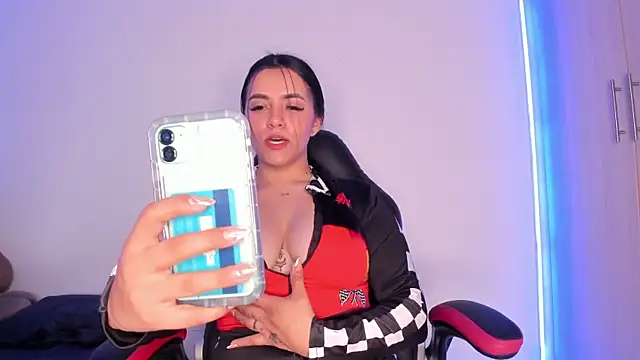 Anddy Vega online show from 12/13/24, 04:27