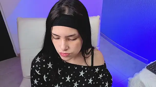 Alexa Thaylor  online show from 12/22/25, 02:58