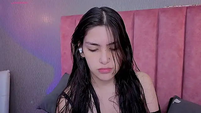 Alexa Thaylor  online show from 02/02/26, 03:44