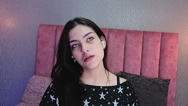 Alexa Thaylor  online show from 03/18/26, 03:59