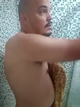 RobertoBuzios22 online show from 01/04/25, 10:34