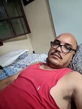 RobertoBuzios22 online show from 03/15/25, 09:27