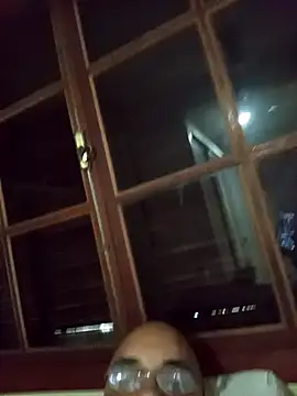 RobertoBuzios22 online show from 11/04/25, 01:54