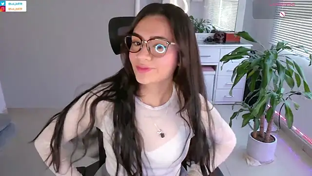 Snapshot of ImLui_lu chatting on 01/25/25, 10:28 ImLui lu online show from 01/25/25, 10:28