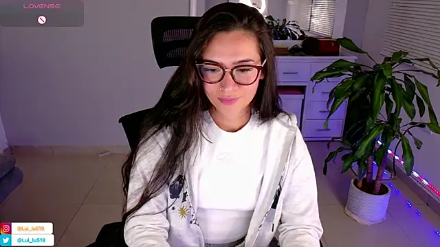 Snapshot of ImLui_lu chatting on 01/27/25, 12:43 ImLui lu online show from 01/27/25, 12:43