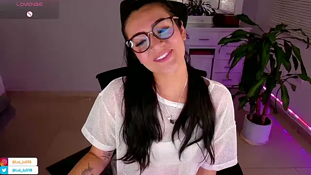 Snapshot of ImLui_lu chatting on 02/01/25, 12:51 ImLui lu online show from 02/01/25, 12:51