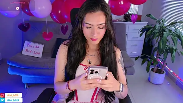 Snapshot of ImLui_lu chatting on 02/14/25, 10:04 ImLui lu online show from 02/14/25, 10:04