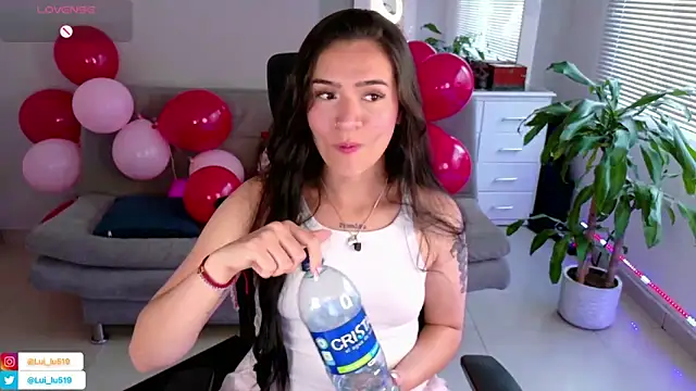 Snapshot of ImLui_lu chatting on 02/16/25, 10:21 ImLui lu online show from 02/16/25, 10:21