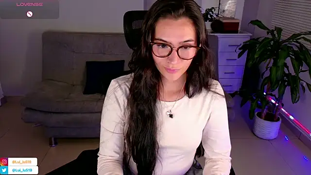 Snapshot of ImLui_lu chatting on 02/19/25, 04:34 ImLui lu online show from 02/19/25, 04:34