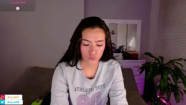 Snapshot of ImLui_lu chatting on 02/21/25, 02:28 ImLui lu online show from 02/21/25, 02:28