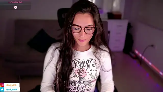 Snapshot of ImLui_lu chatting on 02/27/25, 04:31 ImLui lu online show from 02/27/25, 04:31