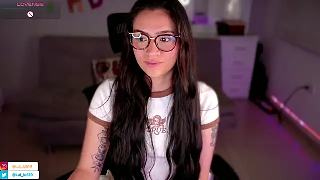 Snapshot of ImLui_lu chatting on 03/11/25, 02:21 ImLui lu online show from 03/11/25, 02:21