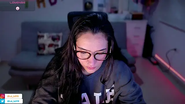 Snapshot of ImLui_lu chatting on 03/21/25, 03:33 ImLui lu online show from 03/21/25, 03:33