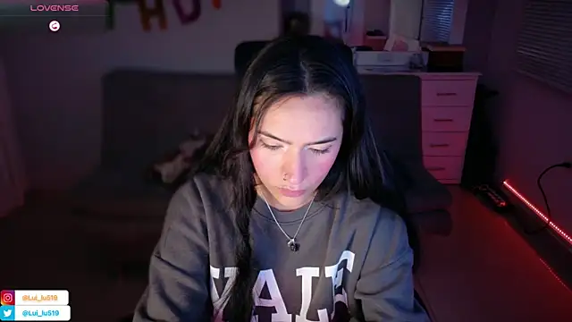 Snapshot of ImLui_lu chatting on 03/21/25, 11:23 ImLui lu online show from 03/21/25, 11:23