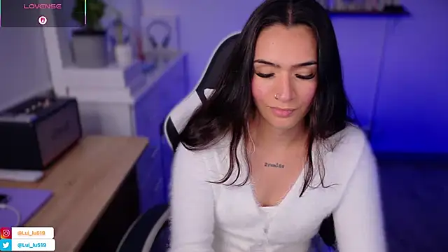 Snapshot of ImLui_lu chatting on 09/11/25, 11:38 ImLui lu online show from 09/11/25, 11:38