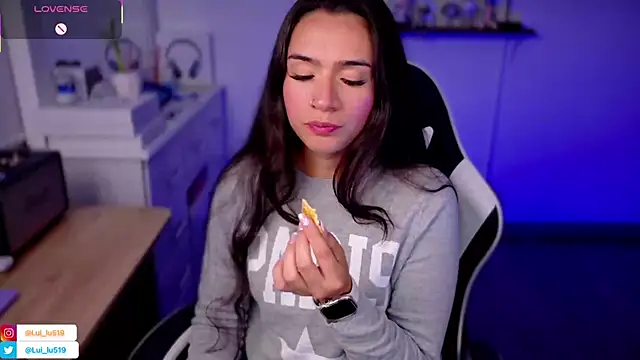 Snapshot of ImLui_lu chatting on 10/01/25, 12:05 ImLui lu online show from 10/01/25, 12:05