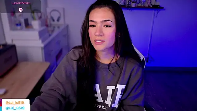 Snapshot of ImLui_lu chatting on 10/19/25, 05:13 ImLui lu online show from 10/19/25, 05:13