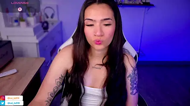 Snapshot of ImLui_lu chatting on 10/25/25, 04:24 ImLui lu online show from 10/25/25, 04:24