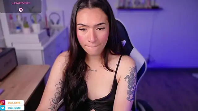 Snapshot of ImLui_lu chatting on 11/08/25, 05:23 ImLui lu online show from 11/08/25, 05:23