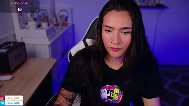 Snapshot of ImLui_lu chatting on 11/22/25, 12:42 ImLui lu online show from 11/22/25, 12:42