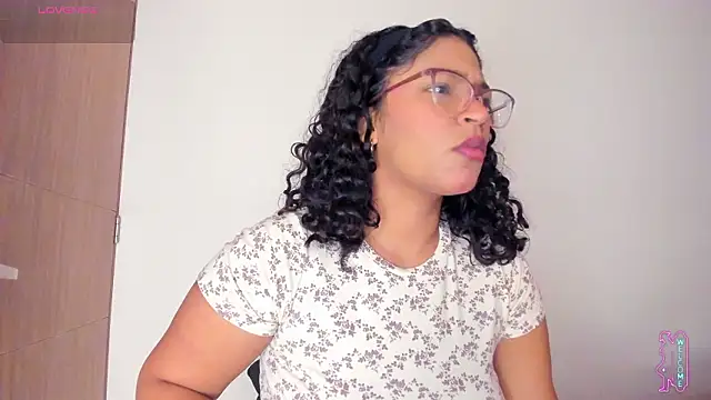 Snapshot of iriss_25 chatting on 03/10/26, 11:04 iriss 25 online show from 03/10/26, 11:04