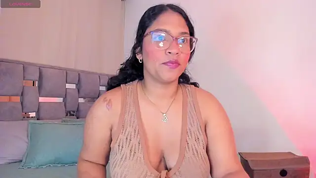 Snapshot of iriss_25 chatting on 04/07/26, 10:26 iriss 25 online show from 04/07/26, 10:26