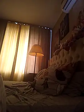 Snapshot of ROXOLANAA_SEXY chatting on 03/03/26, 07:36 ROXOLANAA SEXY online show from 03/03/26, 07:36