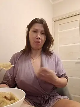 Snapshot of ROXOLANAA_SEXY chatting on 03/06/26, 03:36 ROXOLANAA SEXY online show from 03/06/26, 03:36