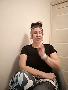 Snapshot of ROXOLANAA_SEXY chatting on 03/19/26, 08:35 ROXOLANAA SEXY online show from 03/19/26, 08:35