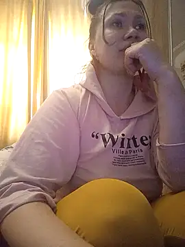 Snapshot of ROXOLANAA_SEXY chatting on 03/30/26, 02:07 ROXOLANAA SEXY online show from 03/30/26, 02:07