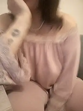 Snapshot of ROXOLANAA_SEXY chatting on 04/09/26, 02:22 ROXOLANAA SEXY online show from 04/09/26, 02:22