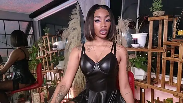 Snapshot of emely_brandon chatting on 12/06/24, 01:07 emely brandon online show from 12/06/24, 01:07