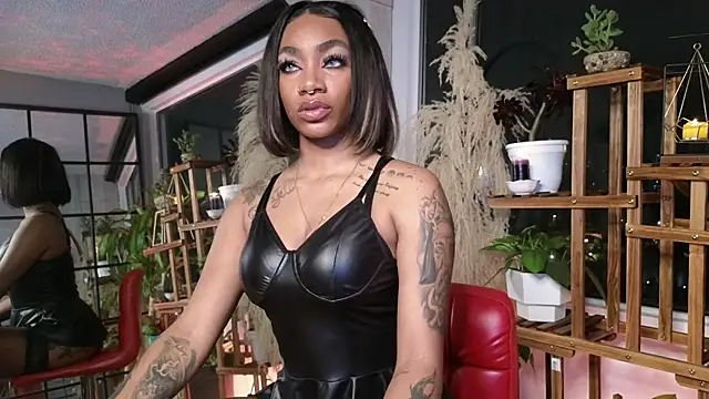 Snapshot of emely_brandon chatting on 12/06/24, 04:36 emely brandon online show from 12/06/24, 04:36