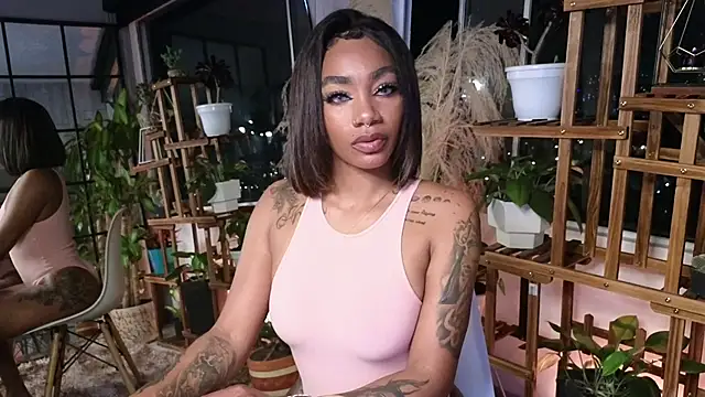 Snapshot of emely_brandon chatting on 12/12/24, 02:15 emely brandon online show from 12/12/24, 02:15