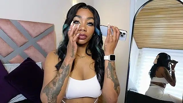 Snapshot of emely_brandon chatting on 03/06/25, 04:38 emely brandon online show from 03/06/25, 04:38