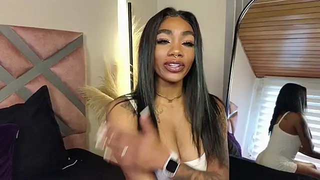 Snapshot of emely_brandon chatting on 03/17/25, 04:11 emely brandon online show from 03/17/25, 04:11