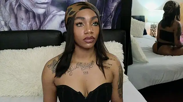 Snapshot of emely_brandon chatting on 09/15/25, 09:42 emely brandon online show from 09/15/25, 09:42