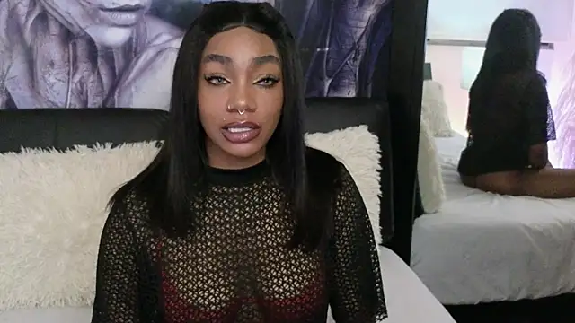 Snapshot of emely_brandon chatting on 09/18/25, 04:03 emely brandon online show from 09/18/25, 04:03