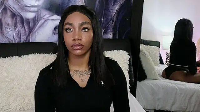 Snapshot of emely_brandon chatting on 09/20/25, 02:12 emely brandon online show from 09/20/25, 02:12