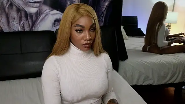 Snapshot of emely_brandon chatting on 11/18/25, 03:23 emely brandon online show from 11/18/25, 03:23