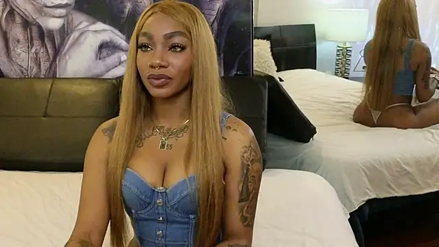 Snapshot of emely_brandon chatting on 12/18/25, 09:26 emely brandon online show from 12/18/25, 09:26