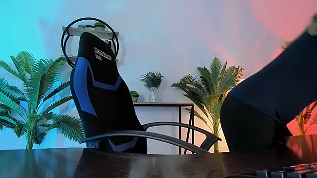 RebeccaMartinez online show from 12/27/24, 08:45