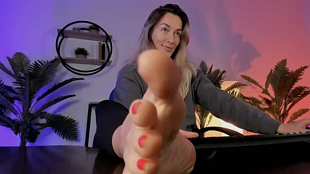 RebeccaMartinez online show from 01/04/25, 01:31