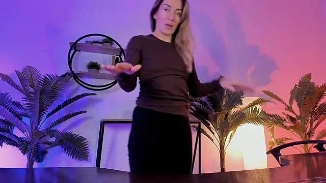 RebeccaMartinez online show from 01/05/25, 11:04