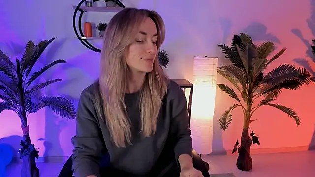 RebeccaMartinez online show from 01/17/25, 09:39