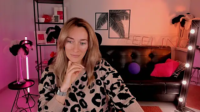 RebeccaMartinez online show from 01/23/25, 08:36